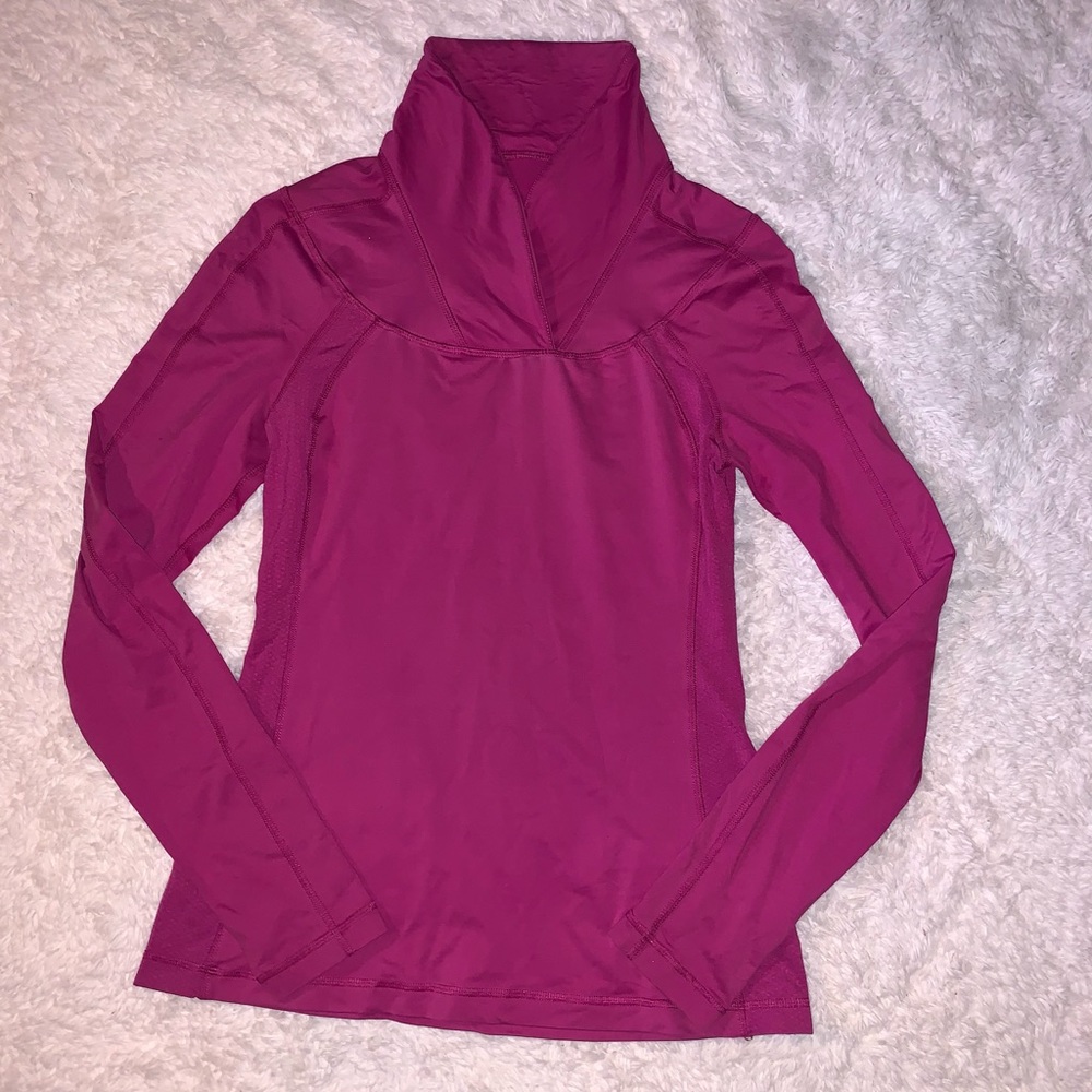 Size 6 Lululemon trail tech long sleeved top